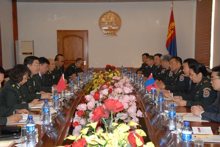 Батлан хамгаалахын сайд нар хамтарсан хэлэлцээ хийлээ