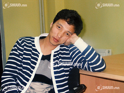 Би орон нутгийн театраас хэзээ ч холдохгүй