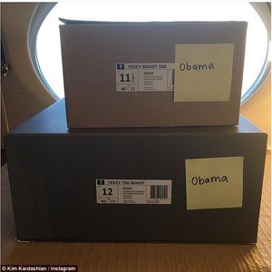 Обамад хувцас бэлэглэжээ