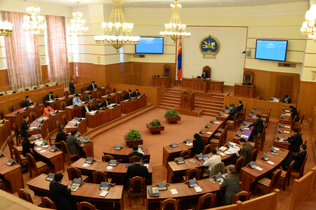 Төсөв алдагдалгүй батлагдах ёстой