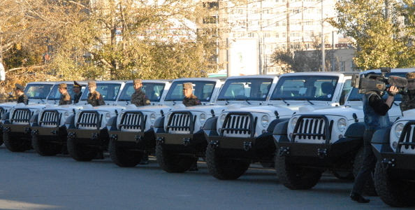 АНУ-ын илгээсэн 35 ”Wrangler” машиныг хүлээн авлаа