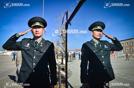 Ёслолын жагсаалд алхсан бүрэлдэхүүнийг шагналаа