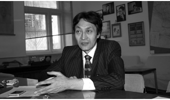 С.Оюун бид хоёр ”Зоригийн хэргийг илрүүл” гээд лоозон бариад зогсох нь зохимжгүй