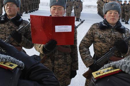 Цэрэг эрс тангараг өргөлөө