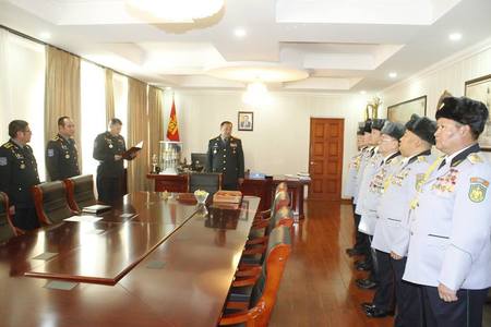 Есөн дэд хурандаагийн цолыг ахиуллаа