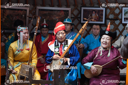 Аман өвийн хосгүй гайхамшигт тоглолт боллоо