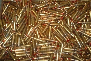 Хууль бус галт зэвсгийн наймаачдыг барьжээ