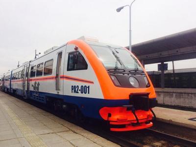 Рейлбусанд дайруулж нас баржээ