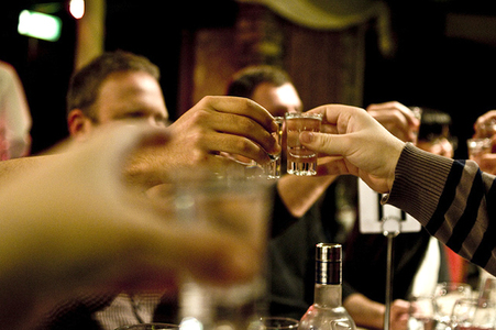 Спиртийн хордлогын улмаас нас баржээ