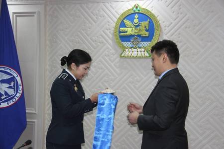 МУГТ Ц.Мөнхзаяад хүндэтгэл үзүүллээ