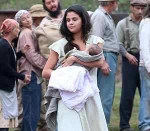 Селена ээж болжээ