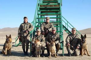 ОХУ-ын Хилийн албаны нохой сургагчид иржээ