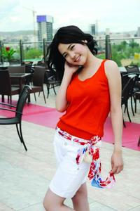 Жүжигчин О.Дөлгөөний нөхөр хайраа ингэж илчлэв