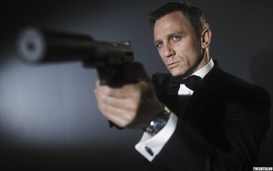 Жеймс Бонд хагалгаанд оржээ