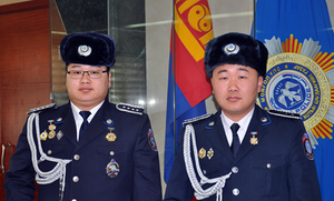 ”Цагдаагийн гавьяа” тэмдгээр шагналаа