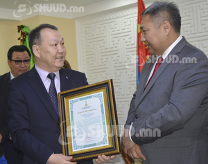 Шимтгэл төлөгч шилдэг ААН-үүдийг алдаршууллаа