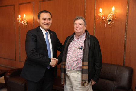 Монгол Холлиувууд шиг кино цогцолбортой болно