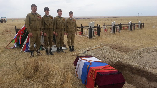 Дайчин эрсийг хүндэтгэлтэйгээр оршуулжээ