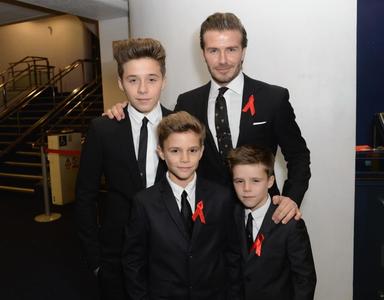 Бекхэм хөвгүүдтэйгээ дэлхийг тойрно