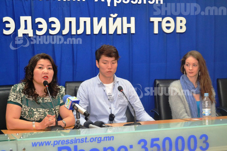 Английн балетын залуу од Монголд иржээ