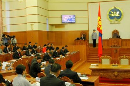 Томилгооны асуудлыг үргэлжлүүлэн хэлэлцэж байна