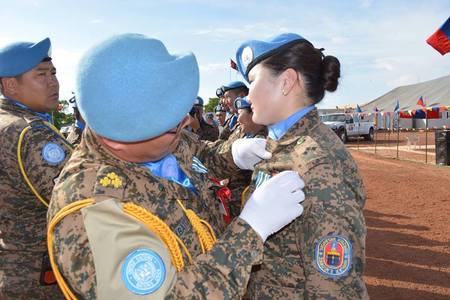 Энхийг сахиулагчид энгэрээ мялаалаа