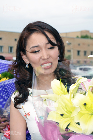 Э.Бадар-Ууганы багаасаа ханилсан гэргий