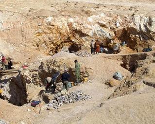 Уурхайд ажиллаж байгаад гэмтэж нас баржээ