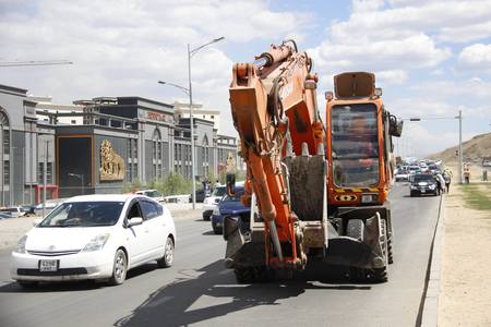 Эксковаторт дайруулж, амиа алджээ