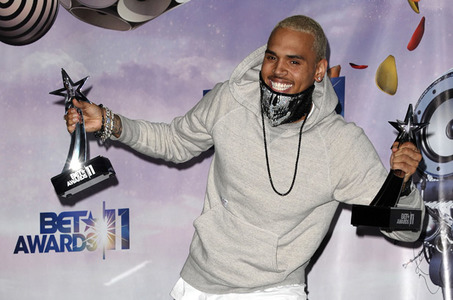 Крис Брауныг үл тоов