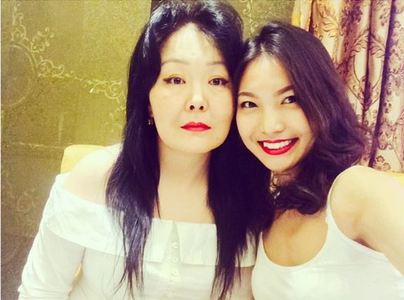 Дуучин Д.Сарангуа хаана явна?