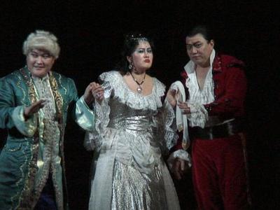 ”Севилийн үсчин”-г тоглоно