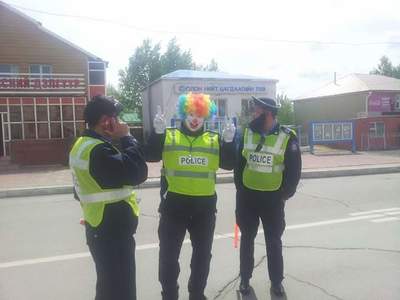 Цагдаа нар алиалагч болов