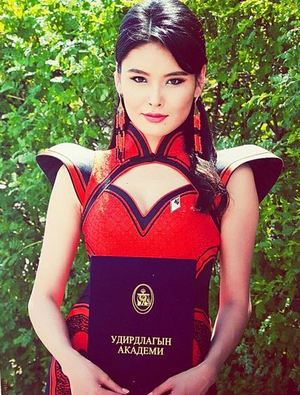 О.Пүрэвдулам ”Удирдлагын академи” төгслөө