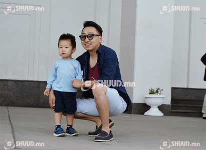 Б.Хонгор: Өнөөдөр аавыгаа л их үгүйлж байна