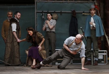 ”Гамлет” жүжиг англи хэл дээр тоглогдоно