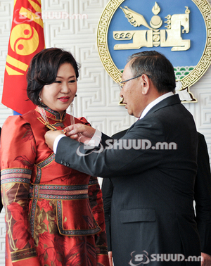 Жүжигчин Ш.Алтанцэцэг МУГЖ боллоо