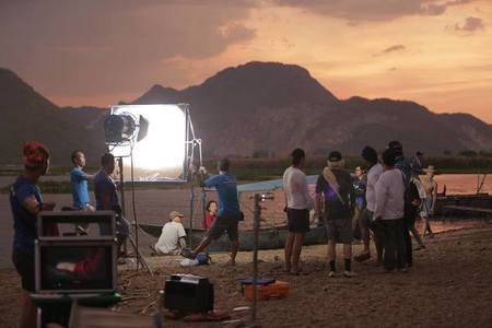 ”DOZ”-ын уран бүтээлчид Бангкокт кино хийжээ