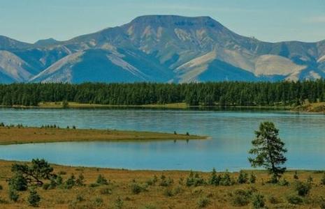 Хууль сахиулагчид Хөвсгөл далайн эрэгт хуралдлаа