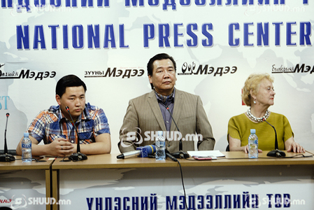 Манай дуучид Италийн тайзнаа дуулна