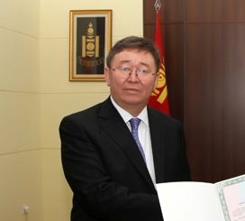 Ардчиллын олон улсын хүрээлэнг Монгол даргална