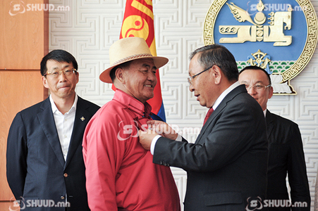 Сэтгүүлзүйн салбараас СГЗ-үүд төрлөө