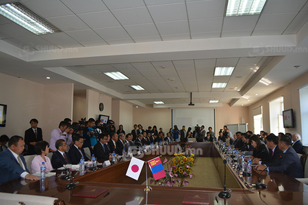 Аж үйлдвэр, худалдааны салбарт хамтарна