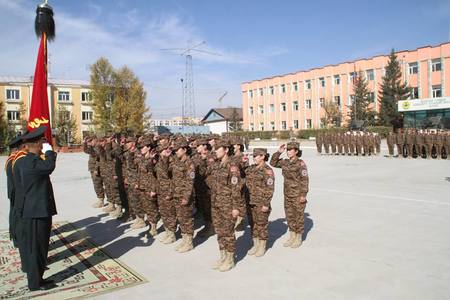 Эмнэлгийн багийнхан Суданыг зорино