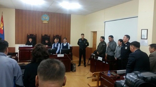 Б.Содномдаржаа, Т.Чимгээ нарын өрөөнд Ц.Амгаланбаатар орж тамлан эрүүджээ