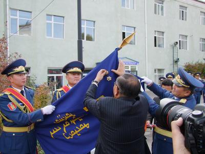 Буман хүнийг аварч, хамгаалсан ууган ангийг шагналаа
