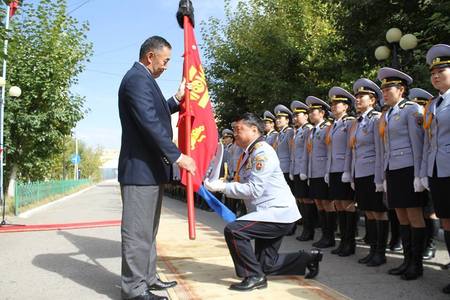 Зэвсэгт хүчний 027 дугаар ангид Байлдааны туг гардууллаа
