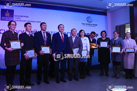 200 сургуульд 1.2 тэрбум төгрөгийн тэтгэлэг олголоо