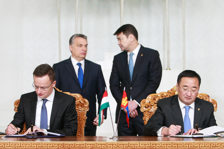 Хамтын ажиллагааны баримт бичгүүдэд гарын үсэг зурав