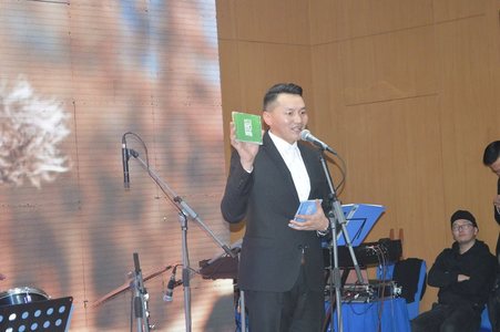 Үндэсний хөгжмийг байгалийн дуу чимээтэй хослуулжээ